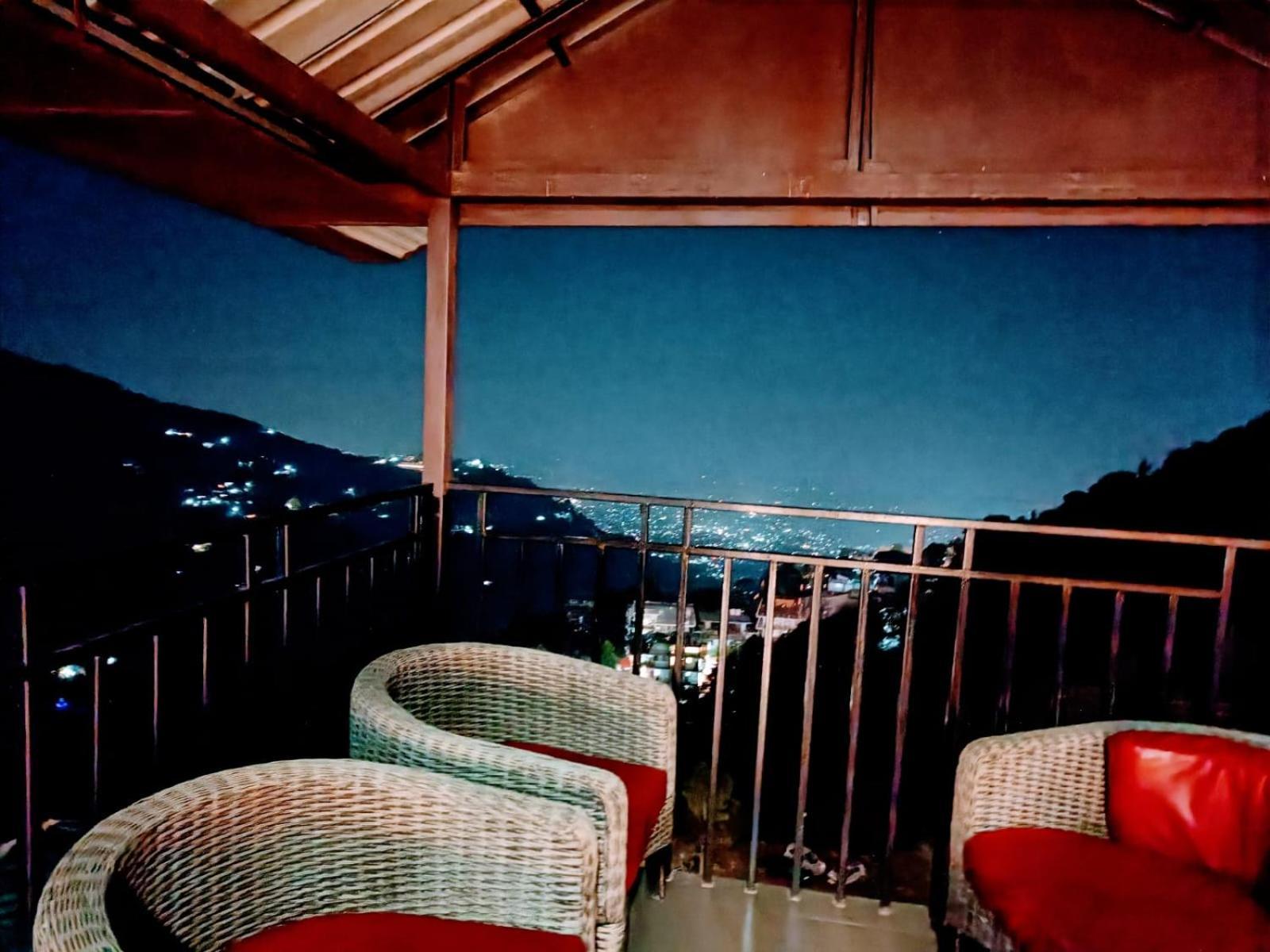 King Castle Mcleodganj-Centrally Heated And Air Cooled- Near Mall Road - Free Parking دارامشالا المظهر الخارجي الصورة