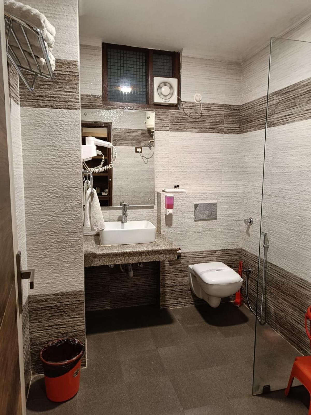 King Castle Mcleodganj-Centrally Heated And Air Cooled- Near Mall Road - Free Parking دارامشالا المظهر الخارجي الصورة