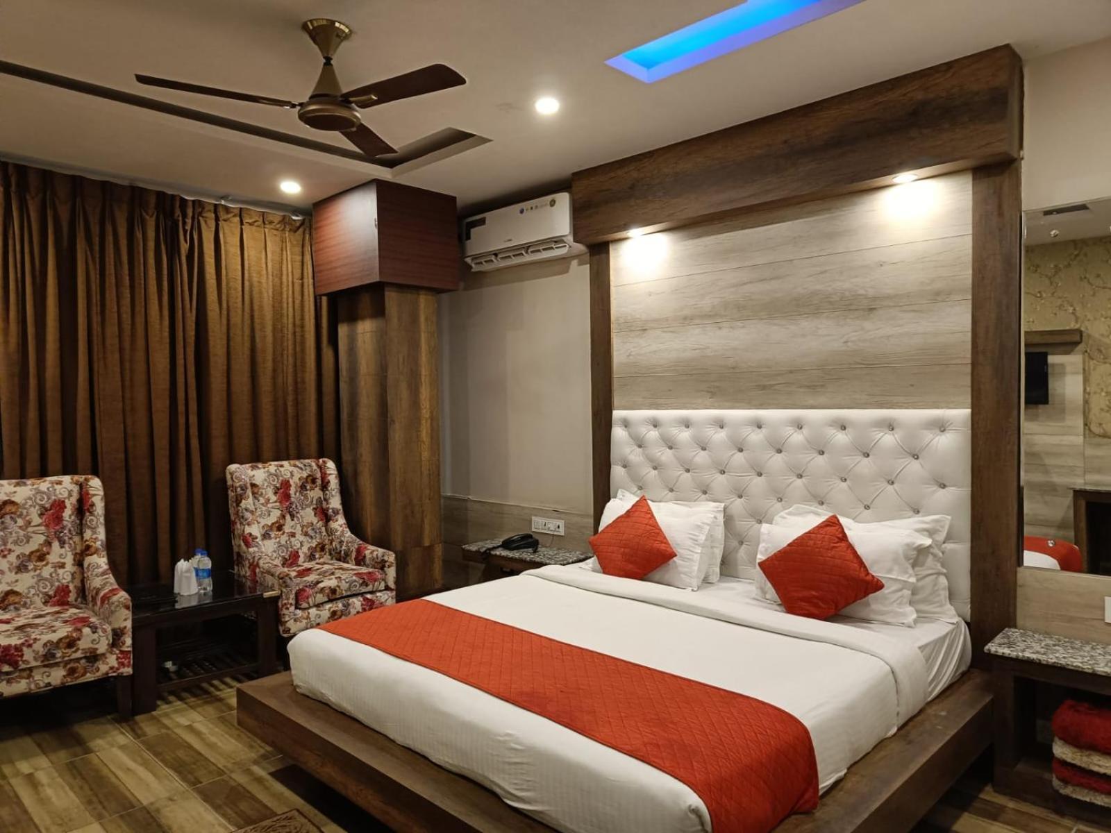 King Castle Mcleodganj-Centrally Heated And Air Cooled- Near Mall Road - Free Parking دارامشالا المظهر الخارجي الصورة