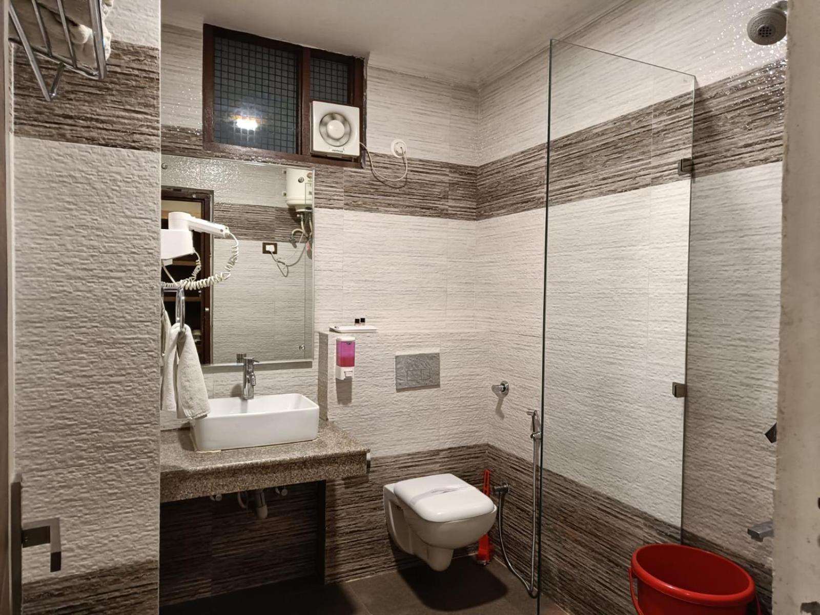 King Castle Mcleodganj-Centrally Heated And Air Cooled- Near Mall Road - Free Parking دارامشالا المظهر الخارجي الصورة