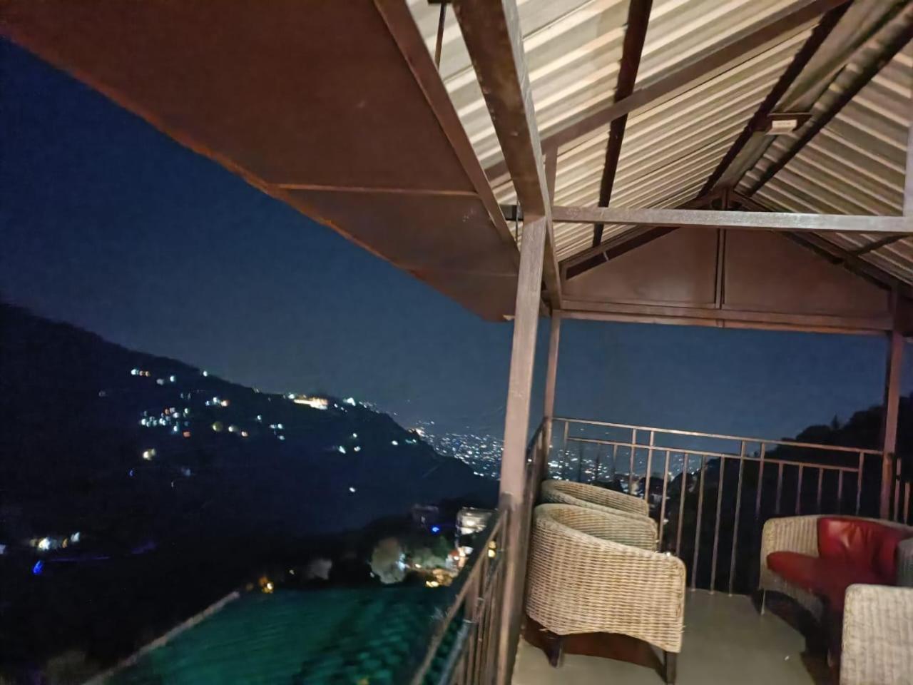 King Castle Mcleodganj-Centrally Heated And Air Cooled- Near Mall Road - Free Parking دارامشالا المظهر الخارجي الصورة